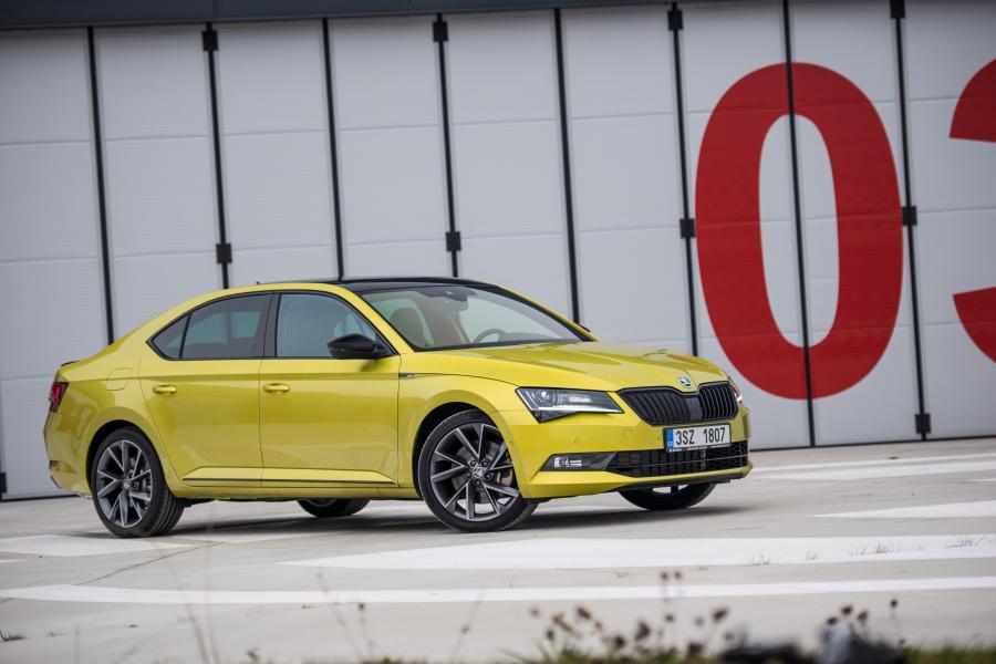  Skoda Superb SportLine 2015 года  (WW) (фото 4 из 9)